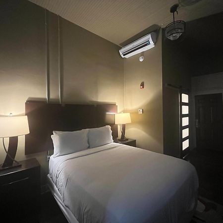 The Skylight Hotel Greenville Extérieur photo
